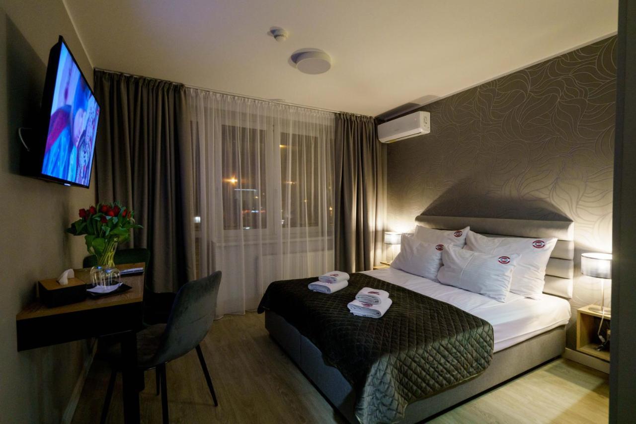 Kamienica No 111A Warsaw Airport Lejlighedshotel Eksteriør billede