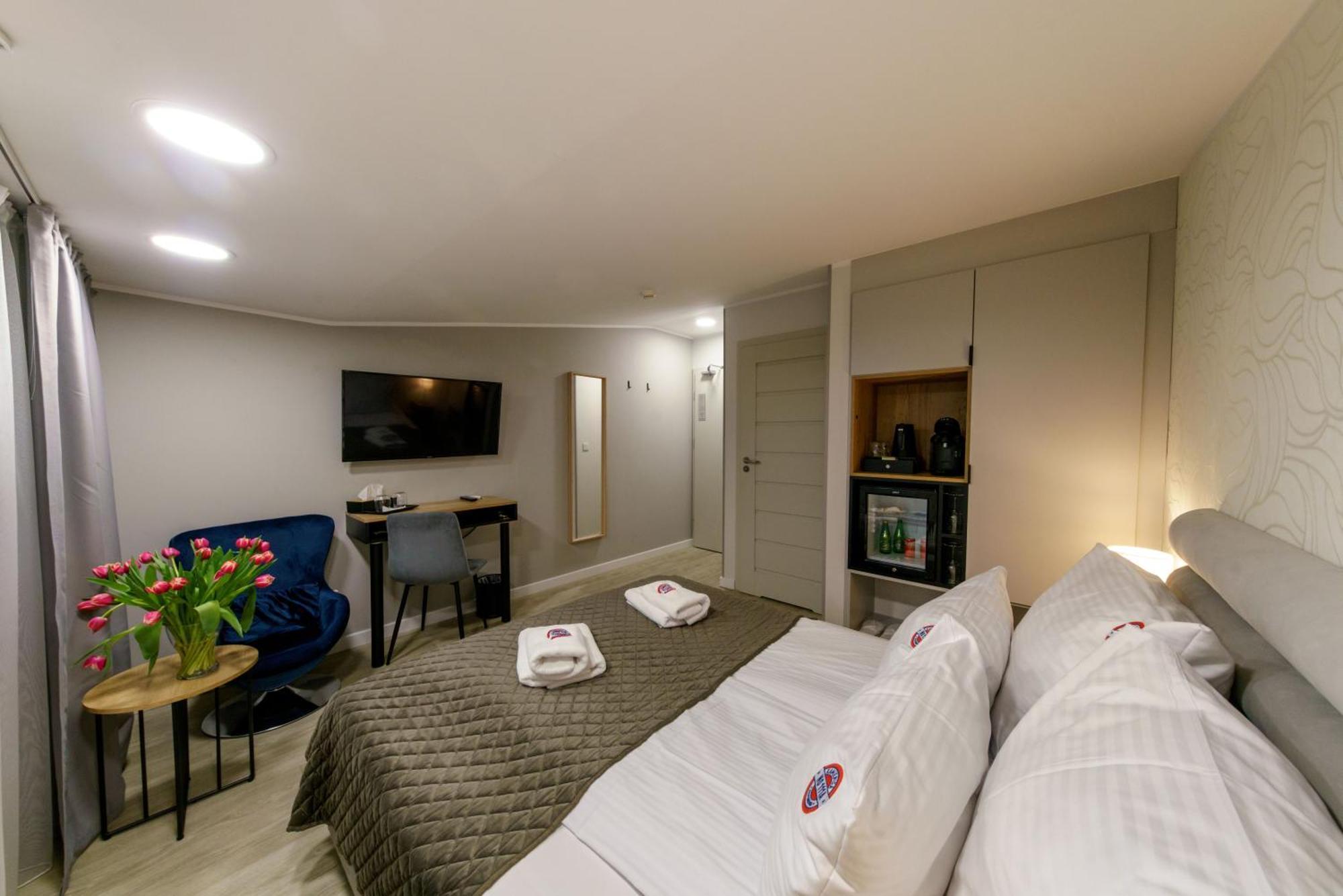 Kamienica No 111A Warsaw Airport Lejlighedshotel Eksteriør billede