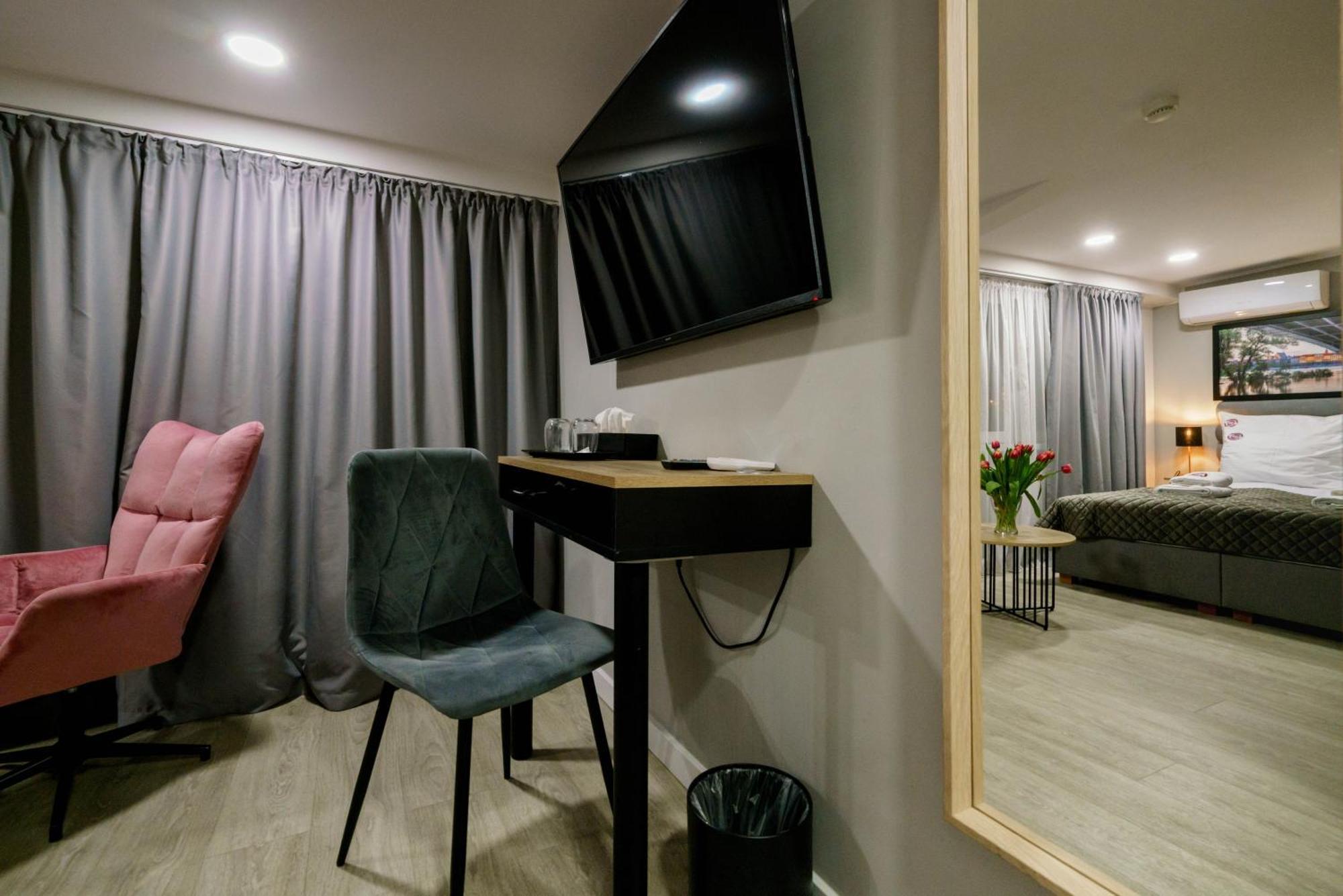 Kamienica No 111A Warsaw Airport Lejlighedshotel Eksteriør billede